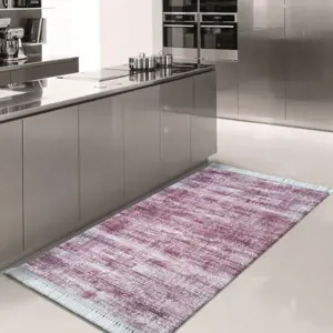 Produkt Fialový koberec do kuchyně s třásněmi