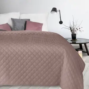 Produkt Růžový přehoz na postel s módním prošíváním