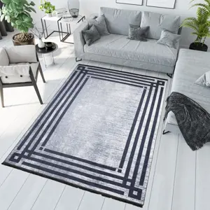 Produkt Šedý trendový koberec s protiskluzovou úpravou a geometrickým vzorem