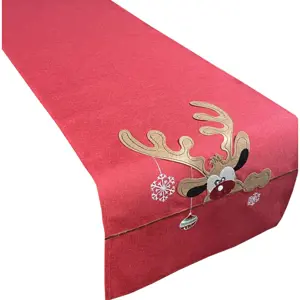 Produkt Vánoční štóla červené barvy s aplikací soba